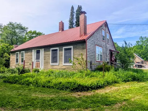 40 Old Deerfield Rd, Candia, NH 03034