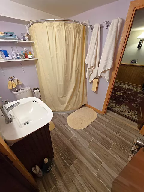 Bath - 2 Union St, Barre, VT 05641 photo 1 of 3