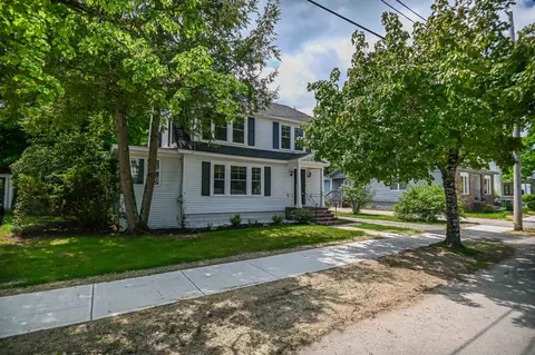 30 Broad St, Rochester, NH 03867
