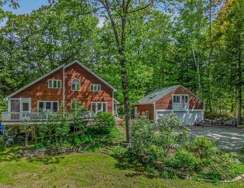 34 Sunrise Cir, Plymouth, NH 03264