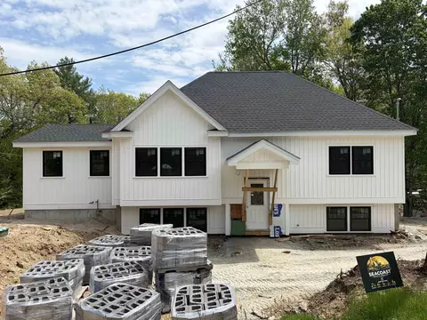5 Birch Dr, Newmarket, NH 03857