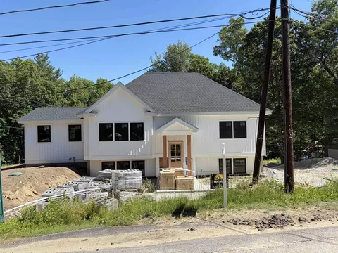 5 Birch Dr, Newmarket, NH 03857