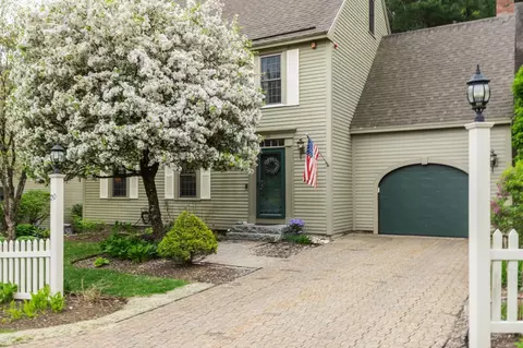 20 Lamplight Dr #29, Atkinson, NH 03811