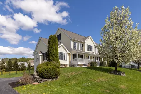 15 Victoria Dr, Somersworth, NH 03878