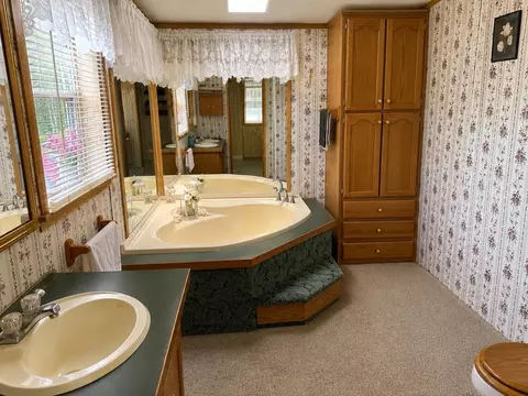Bath - 8 E Parkside Ter, Barre, VT 05641 photo 2 of 2