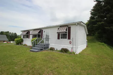 Exterior - 8 E Parkside Ter, Barre, VT 05641 photo 2 of 5