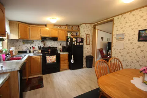 Kitchen - 8 E Parkside Ter, Barre, VT 05641 photo 2 of 3