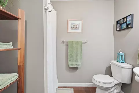 Bath - 585 Hanon Dr, Williston, VT 05495 photo 6 of 7