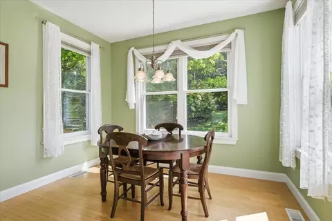 Dining - 585 Hanon Dr, Williston, VT 05495 photo 3 of 4