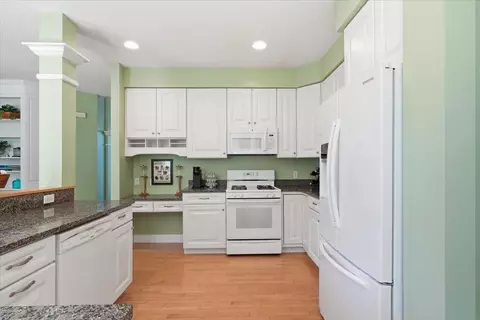 Kitchen - 585 Hanon Dr, Williston, VT 05495 photo 1 of 4