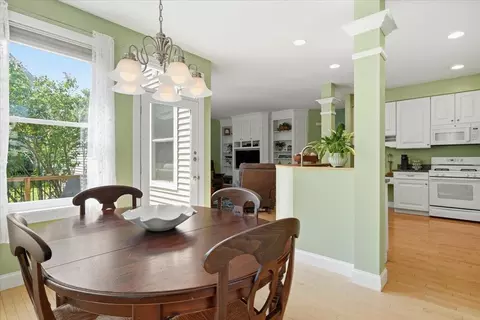 Dining - 585 Hanon Dr, Williston, VT 05495 photo 4 of 4