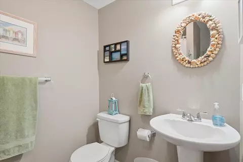 Bath - 585 Hanon Dr, Williston, VT 05495 photo 7 of 7