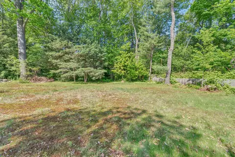 Exterior - 173 Winnacunnet Rd, Hampton, NH 03842 photo 4 of 8