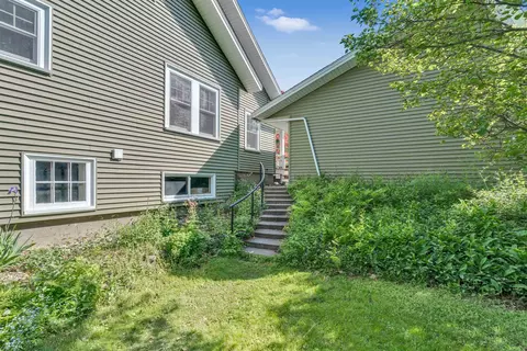 Exterior - 173 Winnacunnet Rd, Hampton, NH 03842 photo 6 of 8