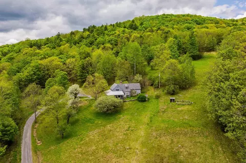 39 Whitcomb Hill Rd, Strafford, VT 05070