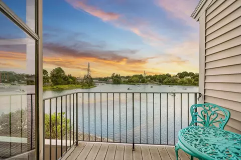 500 Market St #10R, Portsmouth, NH 03801