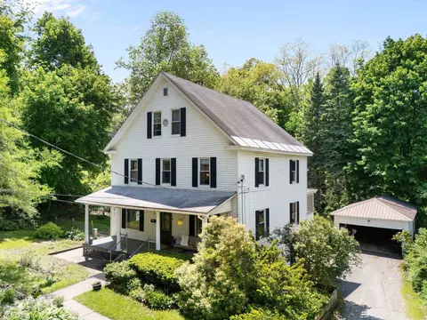 39 Locust St, Brattleboro, VT 05301