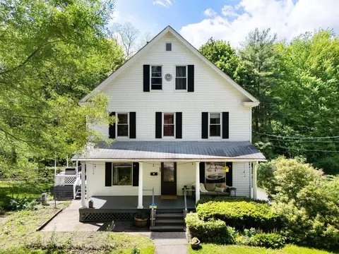 39 Locust St, Brattleboro, VT 05301
