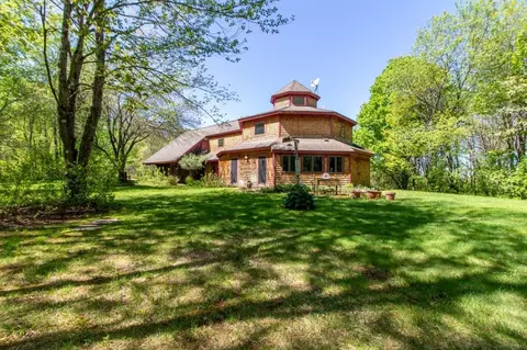 1927 Morey Hill Rd, Craftsbury, VT 05826