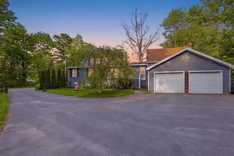 53 Sandown Rd, Fremont, NH 03044