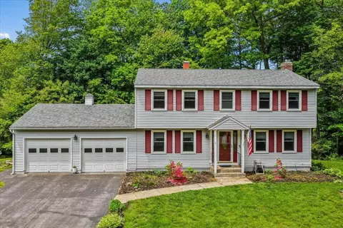 11 Douglas St, Merrimack, NH 03054