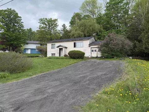 7 Meadow Wood Dr, Barre Town, VT 05654