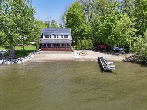 635 Firehouse Rd, Alburgh, VT 05440