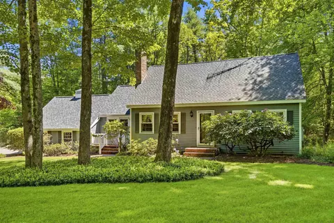 15 Woodward Rd, Merrimack, NH 03054