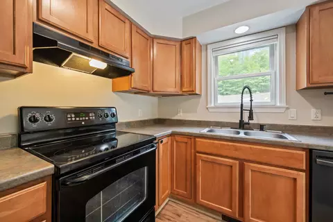 Kitchen - 72 Conway Rd, Madison, NH 03849 photo 7 of 8