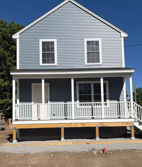2 Maple St, Hillsborough, NH 03244