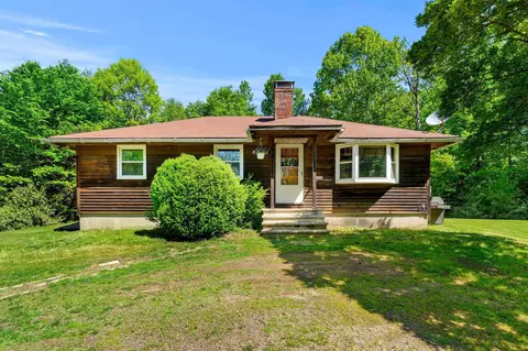 9 Bridle Rd, Antrim, NH 03440
