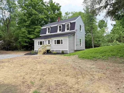 19 Depot Rd, Kingston, NH 03848