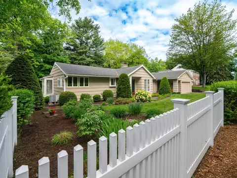 65 Deforest Hts, Burlington, VT 05401