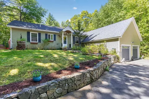 14 Stevens Dr, Newmarket, NH 03857