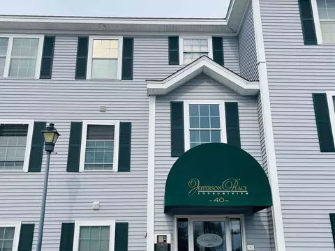 40 Eastern Ave #201, Manchester, NH 03104