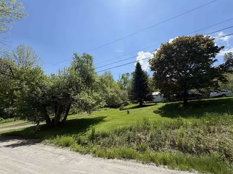 51 Barton Rd, Piermont, NH 03779