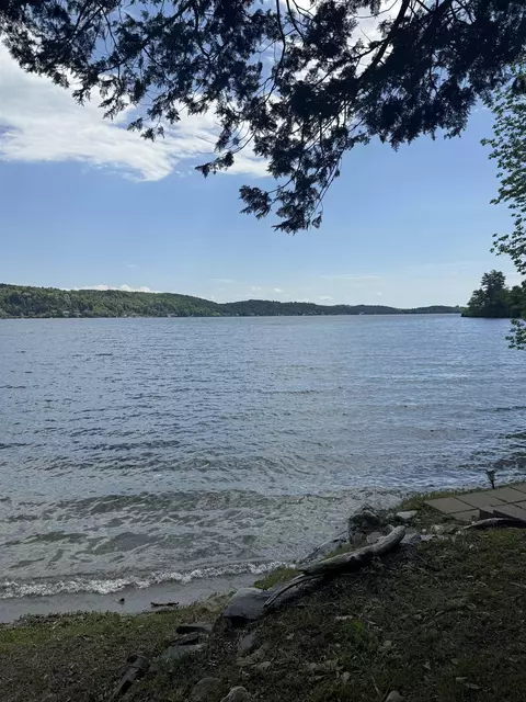 99 Spooner Pt, Castleton, VT 05735