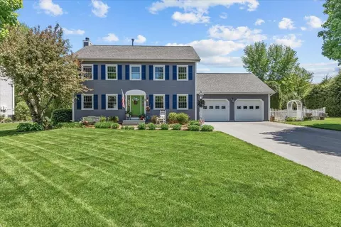 37 Countryside Dr, Essex Junction, VT 05452