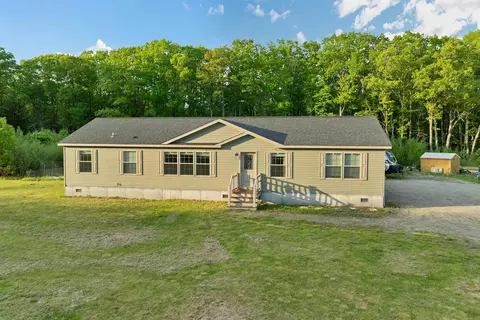 100 Whitehall Rd, Rochester, NH 03868
