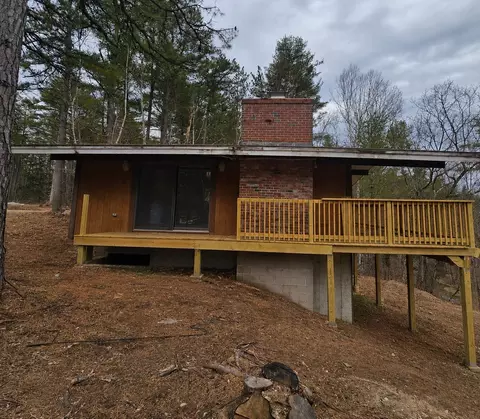 60 S Chocorua River Dr, Tamworth, NH 03886