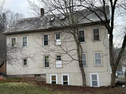 67 Valley St, Springfield, VT 05156