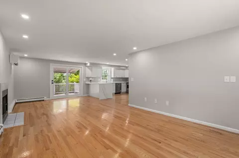 Living - 6 Roberta Dr, Dover, NH 03820 photo 3 of 8