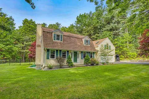 50 Webster Ave, Pelham, NH 03076