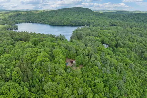 69 Ledge Rd, Croydon, NH 03773