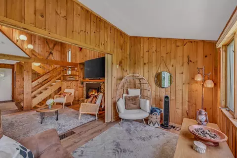 Living - 139 Summit Dr, Campton, NH 03223 photo 7 of 9