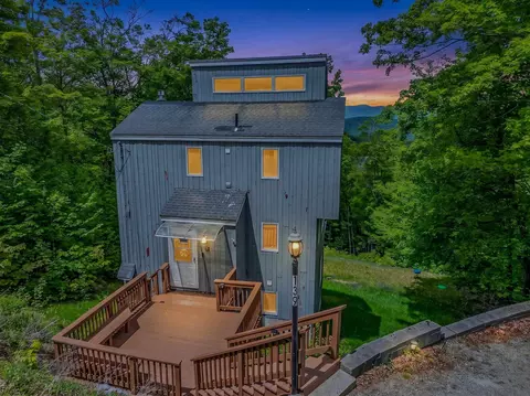 139 Summit Dr, Campton, NH 03223