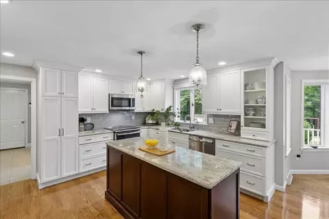 Kitchen - 22 Kent St, Windham, NH 03087 photo 2 of 6