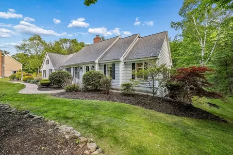 Exterior - 22 Kent St, Windham, NH 03087 photo 2 of 10