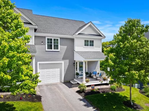 235 Knollwood Way, Manchester, NH 03102