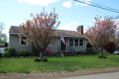 6 Ray Dr, Hooksett, NH 03106